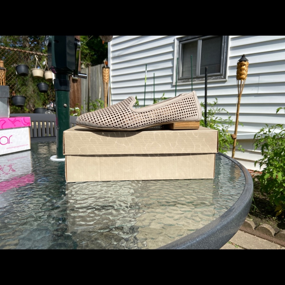 Women’s flats
